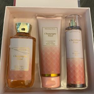 Bath & Body Works Champagne Toast Pop The Bubbly gift set.